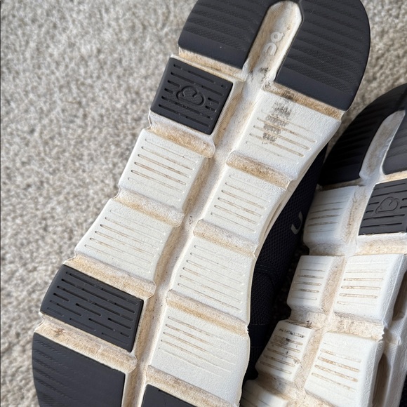 OnCloud Kids Running Dark Gray Sneakers - Picture 10 of 12